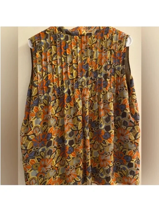 Floral Tie-Neck Sleeveless Blouse in Orange and Olive- sz L - Picture 2 of 4